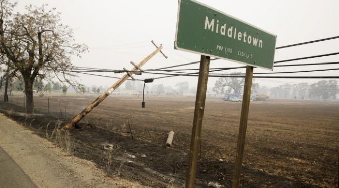 Kebakaran Hutan, 180 Rumah Hangus Sekejap di California (elpasotimes)