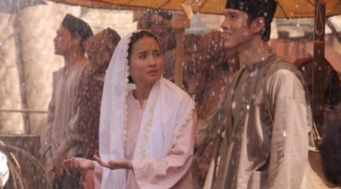 Adegan film Di Bawah LIndungan Kabah. (dok.MD Pictures)