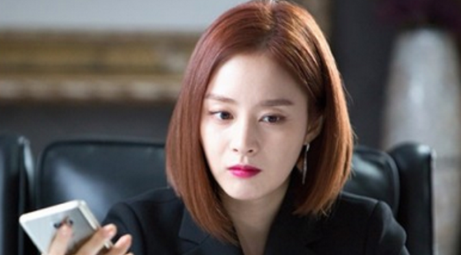 Kim Tae Hee saat beraksi dalam drama Yong Pal (2015) yang meraih sambutan hangat dari penggemar, meraih rating 20 persen.