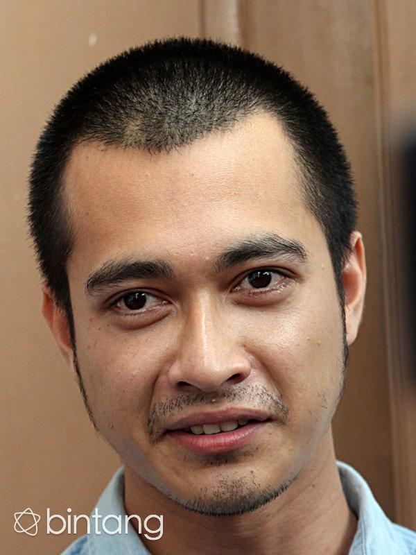 Pengadilan Negeri Jakarta Selatan telah mengeluarkan putusan sidang kepada Eza Gionino dengan menjatuhkan hukuman empat bulan rehabilitasi. (Deki Prayoga/Bintang.com)