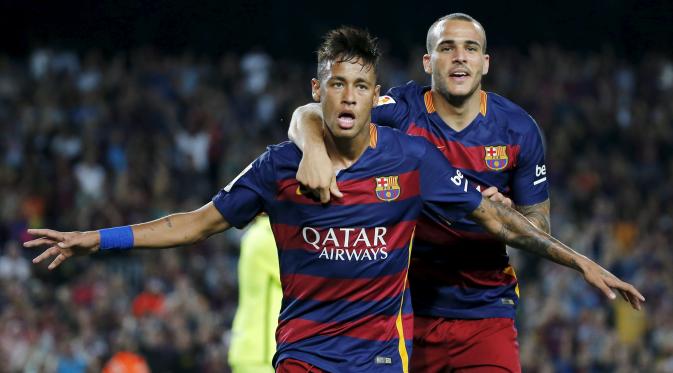 Neymar menyumbang satu gol saat Barcelona menang 4-1 atas Levante dalam lanjutan La Liga Spanyol di Camp Nou, Senin (21/9/2015) dini hari WIB.(Liputan6.com/REUTERS/Susana Vera)