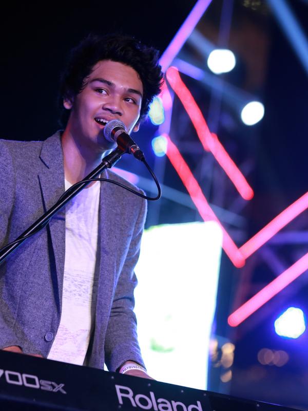 The Overtunes sebut Aliando sebagai ikon pop Indonesia (Deki Prayoga/bintang.com)