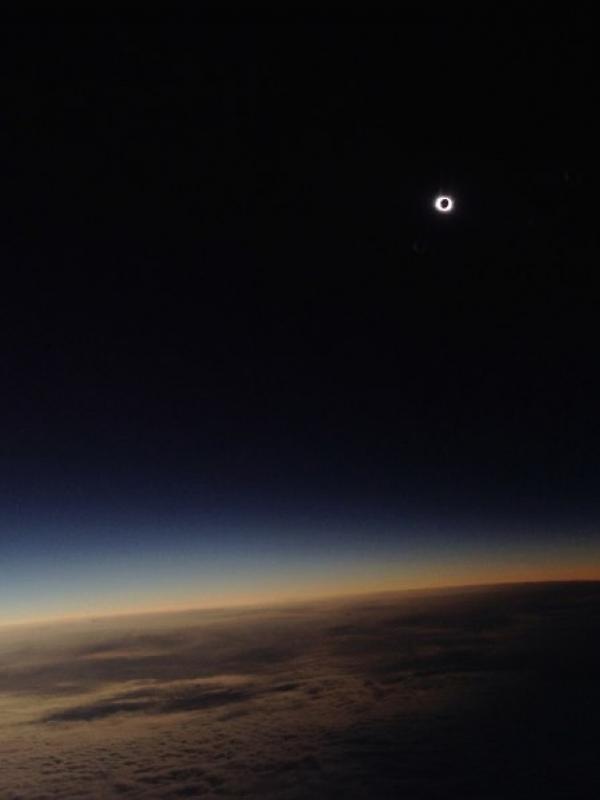 Total Solar Eclipse over North Atlantic Ocean | via: buzzfeed.com
