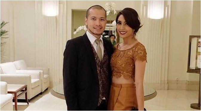 Tyas Mirasi hadir di acara pernikahan Gista Putri dan Wishnutama (via Instagram/Tyas Mirasih)