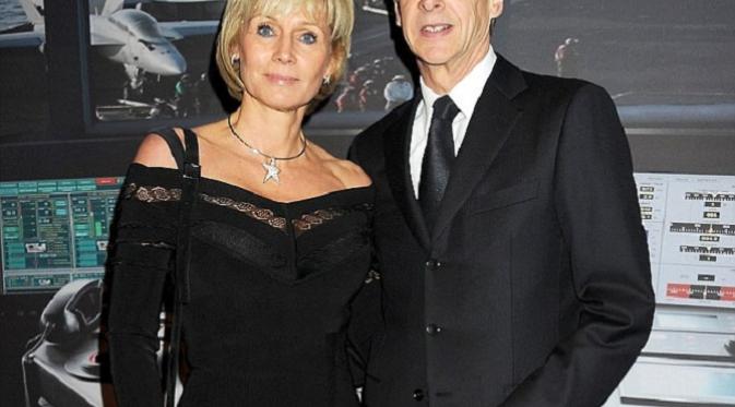 Arsene Wenger bersama sang istri, Annie Brosterhous (Daily Mail)