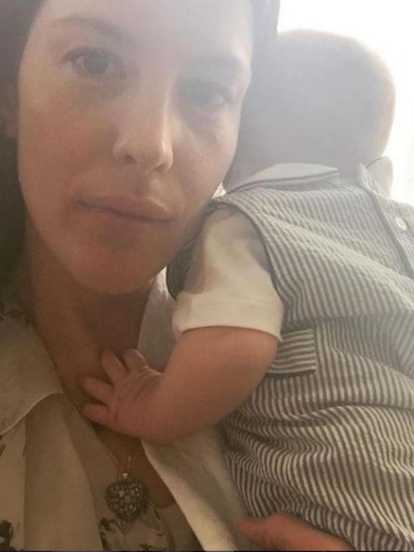 Liv Tyler 'Nggak' Takut Tampil Tanpa Makeup | via: Instagram