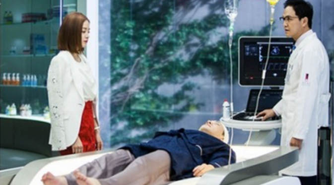 Kim Tae Hee memerankan Han Yeo Jin, putri konglomerat yang mewarisi kekayaan seluruh keluarganya, tengah membalas dendam kepada sang kakak yang membuatnya koma.